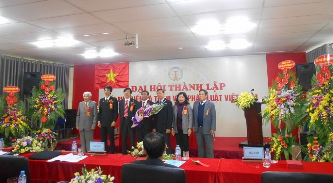 Ban chấp h&agrave;nh&nbsp;Hội Phổ biến v&agrave; Tham vấn ph&aacute;p luật Việt Nam ra mắt tại Đại hội.