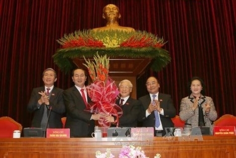 Đại biểu chúc mừng ông Nguyễn Phú Trọng tái đắc cử Tổng Bí thư