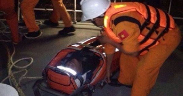 Ứng cứu kịp thời hai thuyền viên nước ngoài gặp nạn