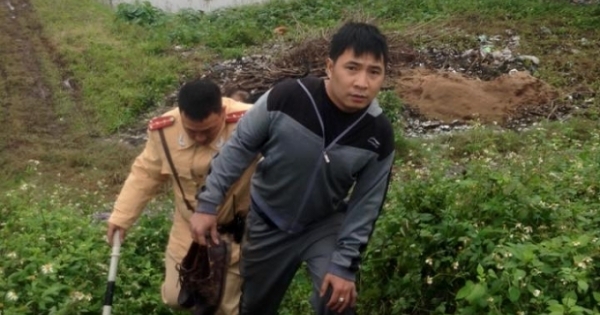 Hà Nội: CSGT tóm gọn tên cướp liều lĩnh bắt giữ người giữa ban ngày