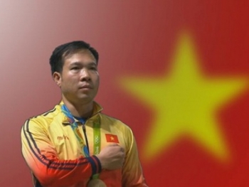 Xạ thủ Hoàng Xuân Vinh bắn súng mở màn năm 2017