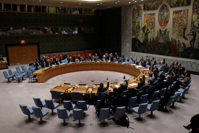Hội đồng Bảo an Li&ecirc;n Hiệp Quốc trong một phi&ecirc;n họp biểu quyết về vấn đề Syria - Ảnh: Reuters