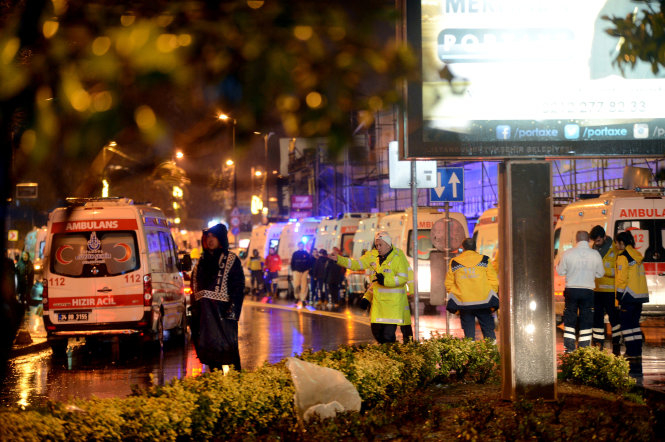 Hiện trường xảy ra vụ xả s&uacute;ng tại&nbsp;Istanbul đ&ecirc;m giao thừa. (Ảnh: Reuters)