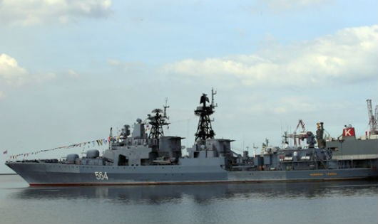 T&agrave;u chống ngầm Đ&ocirc; đốc Tributs neo tại cảng ở Philippines ng&agrave;y 3/1. (Ảnh: Reuters)
