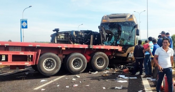 Tai nạn giao thông Plus: Tai nạn dây chuyền ở cao tốc Long Thành xảy ra sau vụ nổ lốp