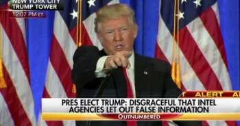 Video: Donald Trump "khẩu chiến" với phóng viên trong buổi họp báo nhiệm kỳ đầu