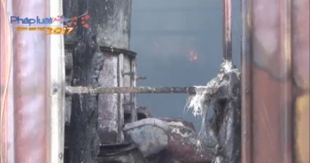 Bình Dương: Cháy công ty gỗ, công nhân ôm đồ tháo chạy