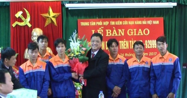 Nam Định: Cứu nạn thành công 6 ngư dân gặp nạn trên biển