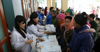 Tâm Bình khám bệnh và phát thuốc miễn phí cho 500 người nghèo huyện Yên Sơn – Tuyên Quang
