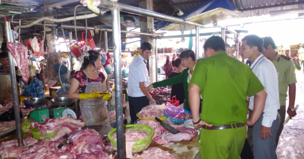 Bình Phước: Phát hiện hơn 400 kg thịt lợn bốc mùi hôi thối
