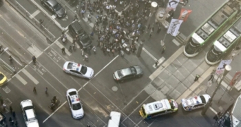 Ô tô điên đâm vào đám đông tại Úc, 3 người chết, 20 người bị thương