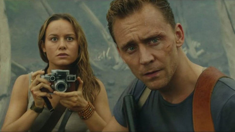 Phim c&oacute; sự tham gia của cặp đ&ocirc;i Brie Larson v&agrave; Tom Hiddleston. ẢNH CHỤP TỪ CLIP