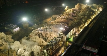 Video: 19 tòa nhà cao tầng tại Trung Quốc bị kéo sập trong giây lát