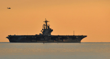Si&ecirc;u t&agrave;u bay USS George H.W. Bush trở lại Trung Đ&ocirc;ng.
