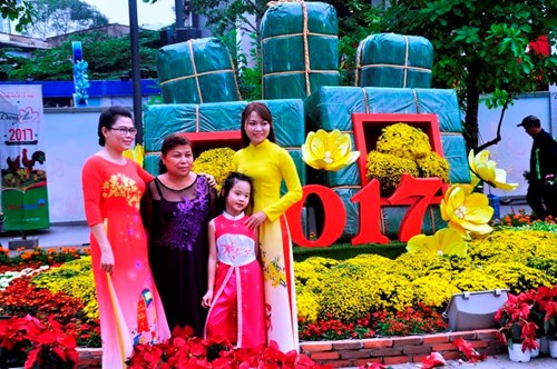Ngắm đường hoa Nguyễn Huệ trước giờ khai hội
