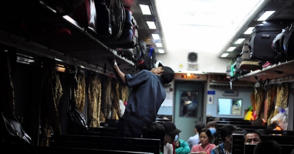 Nỗi niềm người xa xứ trên chuyến tàu Tết xuyên Việt