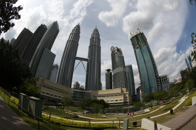 Th&aacute;p đ&ocirc;i Petronas, biểu tượng của Thủ đ&ocirc; Kuala Lumpur.