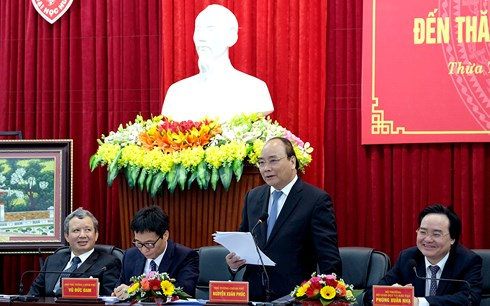 Thủ tướng Nguyễn Xu&acirc;n Ph&uacute;c kết luận buổi l&agrave;m việc. (Ảnh: VOV)