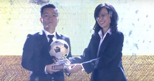Đinh Thanh Trung giành Quả bóng Vàng Việt Nam 2017