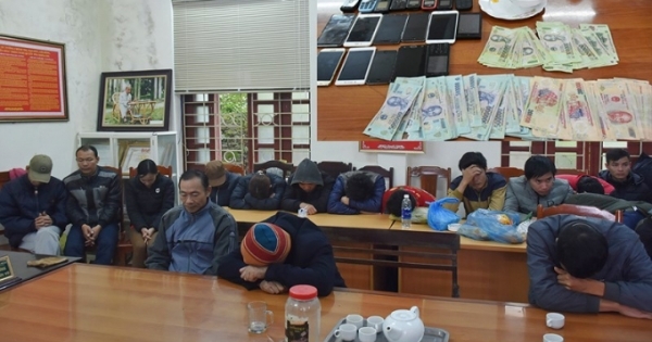 Thanh Hoá: Triệt phá sới bạc "khủng" tạm giữ 21 người thu giữ 133 triệu đồng