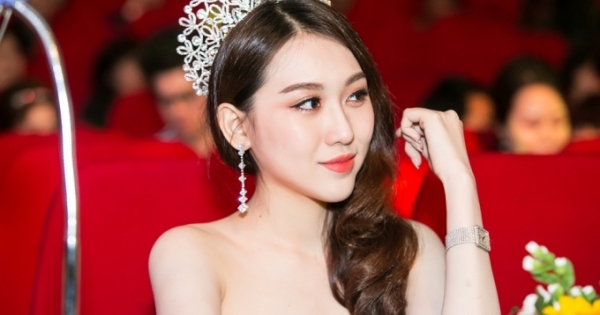 Hoa hậu Hoàng Kim xuất hiện rạng rỡ, lần đầu làm giám khảo tại cuộc thi nhan sắc