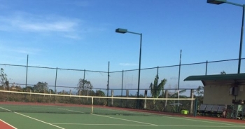 Xử lý lãnh đạo xây sân tennis trong khuôn viên trụ sở xã