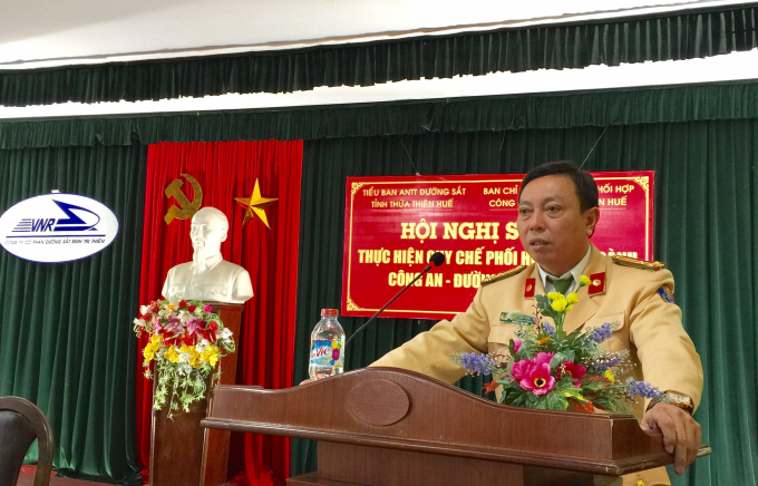 Đại diện Ph&ograve;ng CSGT C&ocirc;ng an tỉnh Thừa Thi&ecirc;n Huế ph&aacute;t biểu tại buổi tổng kết.
