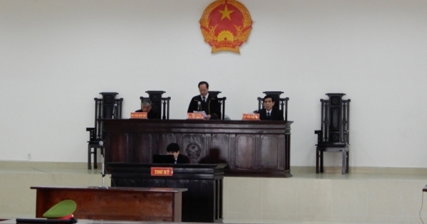 Bị cáo nhập viện, hoãn xét xử vụ nhắn tin đe dọa Chủ tịch TP Đà Nẵng