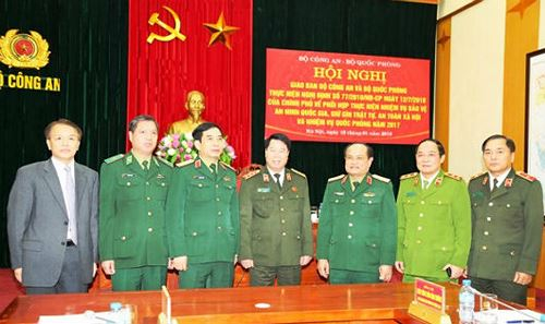 Thượng tướng Phan Văn Giang, Thượng tướng B&ugrave;i Văn Nam, Thượng tướng Nguyễn Phương Nam v&agrave; c&aacute;c đại biểu dự hội nghị.