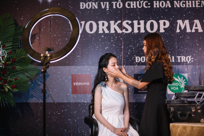 Workshop&nbsp;Makeup hướng dẫn mọi người