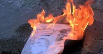 Cử nhân đốt bằng tốt nghiệp gửi thư xin lỗi trường