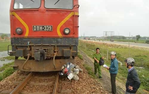 Quảng Ngãi: Băng qua đường sắt, một người bị tàu hỏa tông tử vong