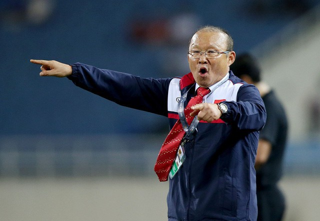HLV Park Hang Seo tự tin đặt mục ti&ecirc;u đưa tuyển Việt Nam qua v&ograve;ng bảng Asian Cup.
