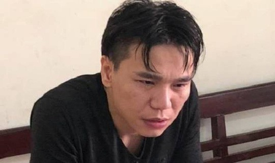 Ca sĩ Ch&acirc;u Việt Cường tại cơ quan điều tra