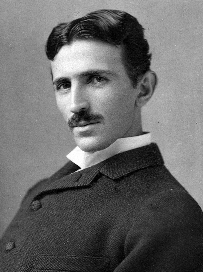 Tesla ở tuổi 34, đ&acirc;y c&oacute; lẽ l&agrave; bức ảnh được biết tới nhiều nhất của &ocirc;ng. (Nguồn: genk.vn).