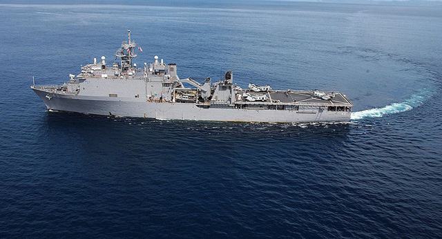 T&agrave;u USS Fort McHenry của Mỹ. (Ảnh: Sputnik)
