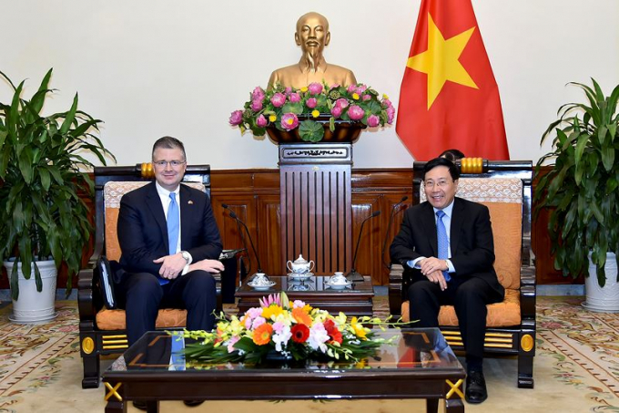 Ph&oacute; Thủ tướng Phạm B&igrave;nh Minh v&agrave; Đại sứ Daniel Kritenbrink.