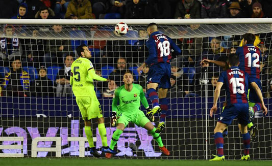 Barcelona đ&atilde; thất bại 1-2 trước Levante ở lượt đi&nbsp;v&ograve;ng 1/8 C&uacute;p nh&agrave; Vua. (Ảnh: Reuters)