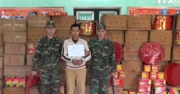 Lạng Sơn: Bắt giữ đối tượng vận chuyển 2 tấn pháo nổ qua biên giới