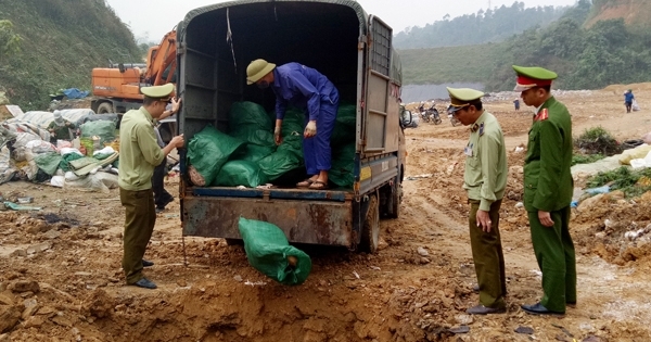 Lào Cai: Thu giữ và tiêu hủy hơn 1,2 tấn chân gà lậu
