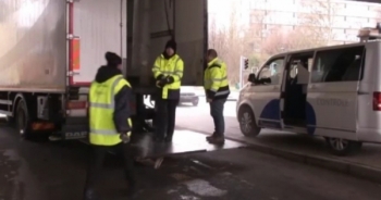 Cách kiểm tra xe tải của cảnh sát Bỉ