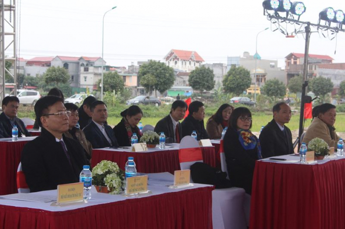 Bộ trưởng L&ecirc; Th&agrave;nh Long, Thứ trưởng Đặng Ho&agrave;ng Oanh v&agrave; c&aacute;c đại biểu tham dự buổi lễ