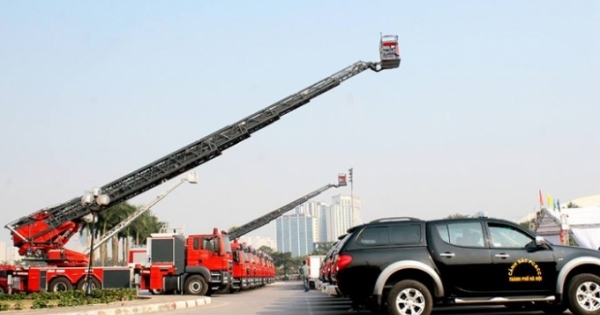 Bộ Công an tiếp nhận dàn xe cứu hỏa trị giá hơn 500 tỷ đồng