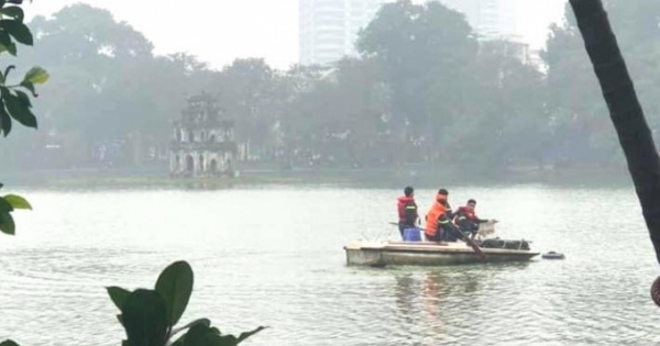 Nam thanh niên tử vong khi bơi ra giữa hồ Hoàn Kiếm
