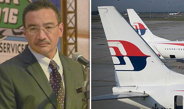 Nguy&ecirc;n Bộ trưởng Quốc ph&ograve;ng Malaysia Hishammuddin Hussein (tr&aacute;i) thừa nhận đ&atilde; để MH370 bay v&agrave;o kh&ocirc;ng phận bị cấm&nbsp;.