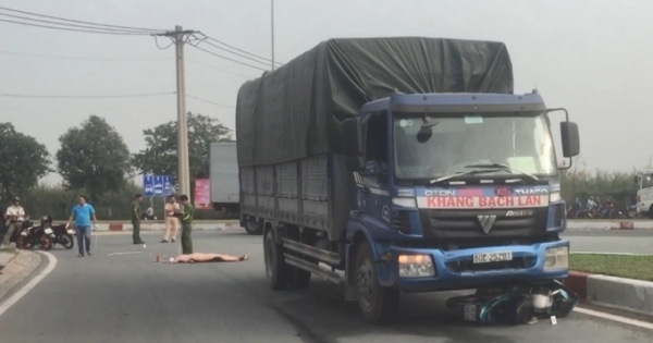 TP HCM: Va chạm với xe tải, nam công nhân tử vong