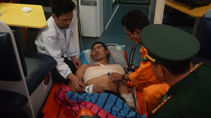 Thuyền viên Nguyễn Lên bị tai nạn lao động nặng khi đi biển đánh cá.