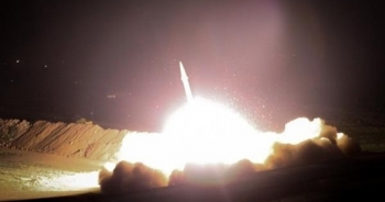 Iran nã hàng chục tên lửa vào căn cứ Mỹ