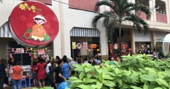 TP HCM: Tưng bừng Hội chợ Xuân tại trường Tiểu học Nguyễn Thái Sơn