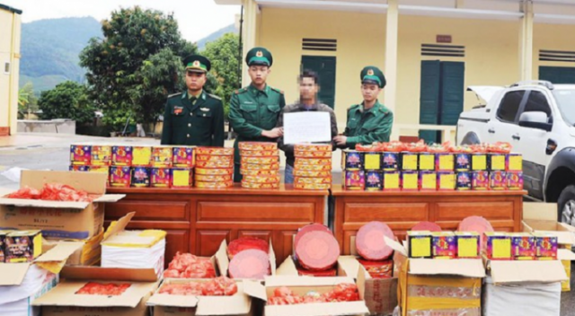 Quảng Ninh: Bắt giữ đối tượng dùng xe bán tải vận chuyển hàng trăm kg pháo